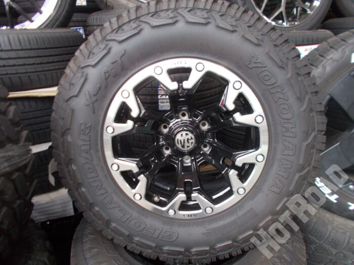 【中古ホイールタイヤセット】MG GOLEM　17インチ 6H139.7　ヨコハマ　265/70R17　アルミセット4本