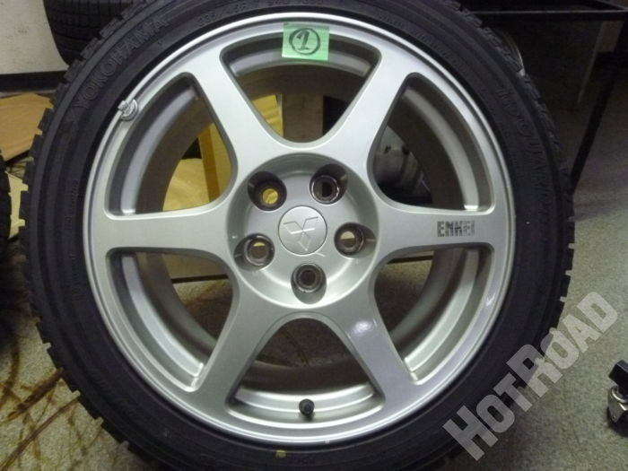 ランエボ純正１７インチ　２３５／４５Ｒ１７　スタッドレスセット