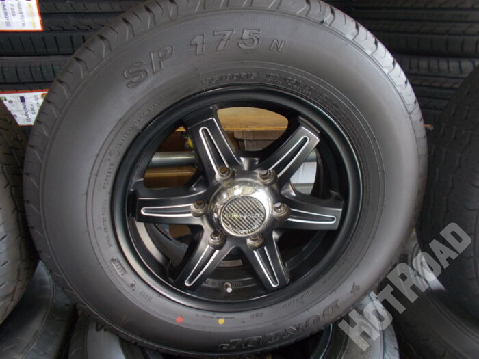 【中古ホイールタイヤセット】URBAN SPORTS　15インチ 6H139.7　ダンロップ　195/80R15　アルミセット4本