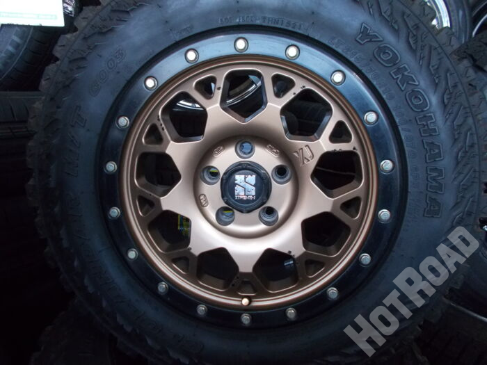 【中古ホイールタイヤセット】ヨコハマ ジオランダーM/T　215/70R16　16インチ 5H114.3　アルミセット4本