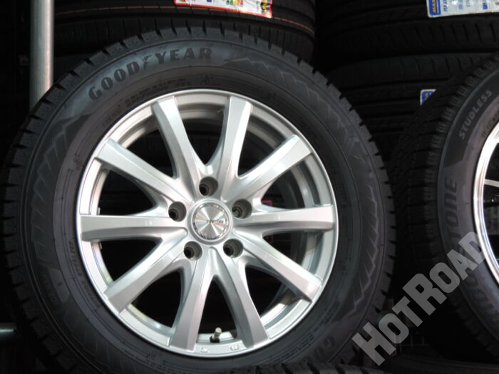 【中古スタッドレスセット】グッドイヤー　205/65R16　raurion　16インチ　5H114.3　アルミセット4本