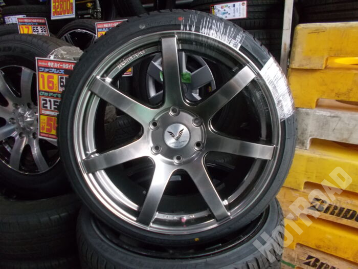 【中古ホイール + 新品タイヤセット】MAXTREK　225/35R20　20インチ 6H139.7　アルミセット4本