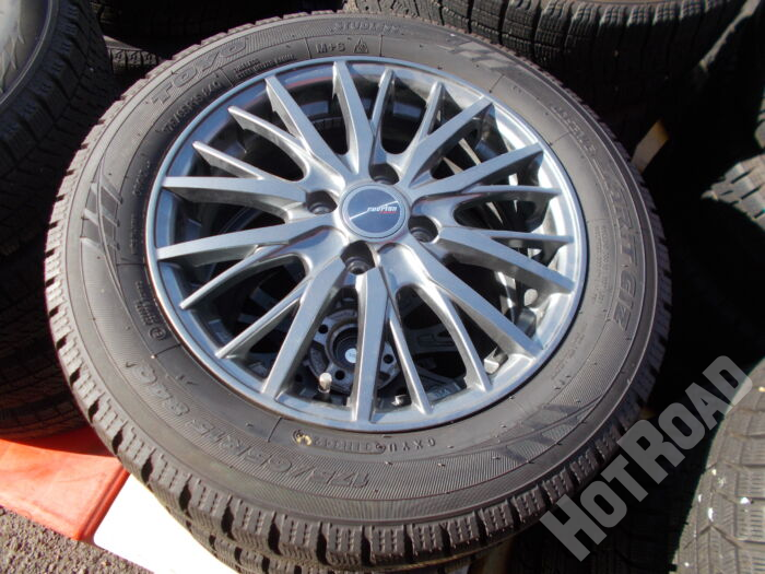 【中古】スタッドレスホイールセット TOYO　GIZ　175/65R15　ravrion RM01 15インチ　4本セット