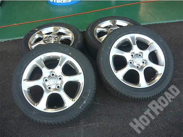 新車外し 美品 30 エスティマ 純正17インチ6.5J+50　＋215/55R17　4本セット