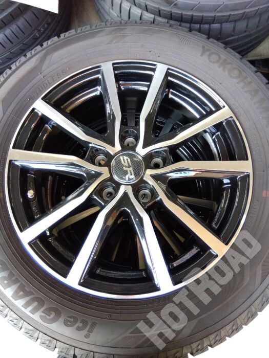 【中古スタッドレスタイヤホイールセット】YOKOHAMA iceGUARD iG60 215/60R16　SR 5H114.3　4本セット