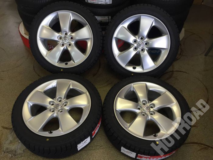 美品 トヨタ 30系 プリウス Sツーリング 純正 新品スタッドレス ブリヂストン ブリザック VRX 215/45R17 2017年製