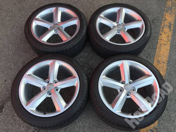 アウディ A4 8k Sライン 純正 245/40R18