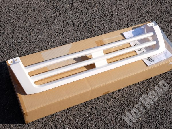 ガレージベリー ハイエース HIACE 200系 標準ボディ 1/2型 フロント グリル 未使用品