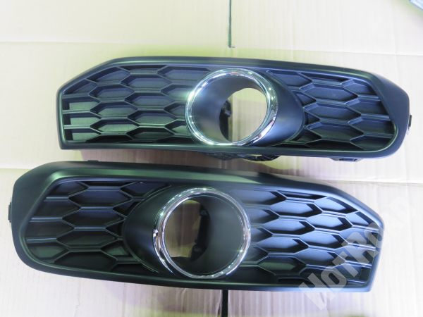 オデッセイRC1純正フォグガーニッシュ 左右 新車外し 中古品