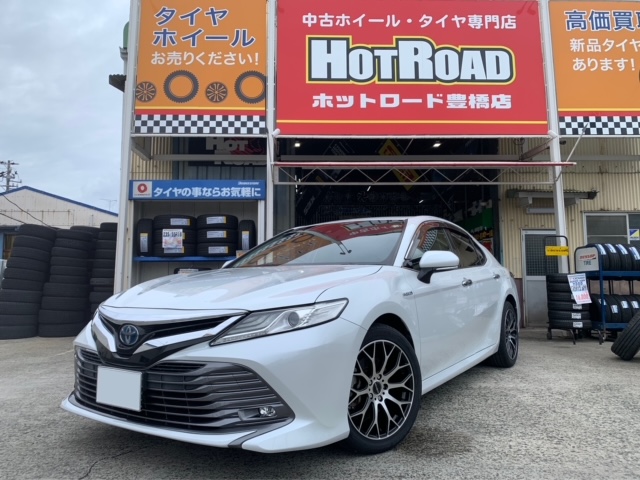 豊橋 カムリに新品タイヤホイール VENERDI SHARON 18インチお買い上げ 